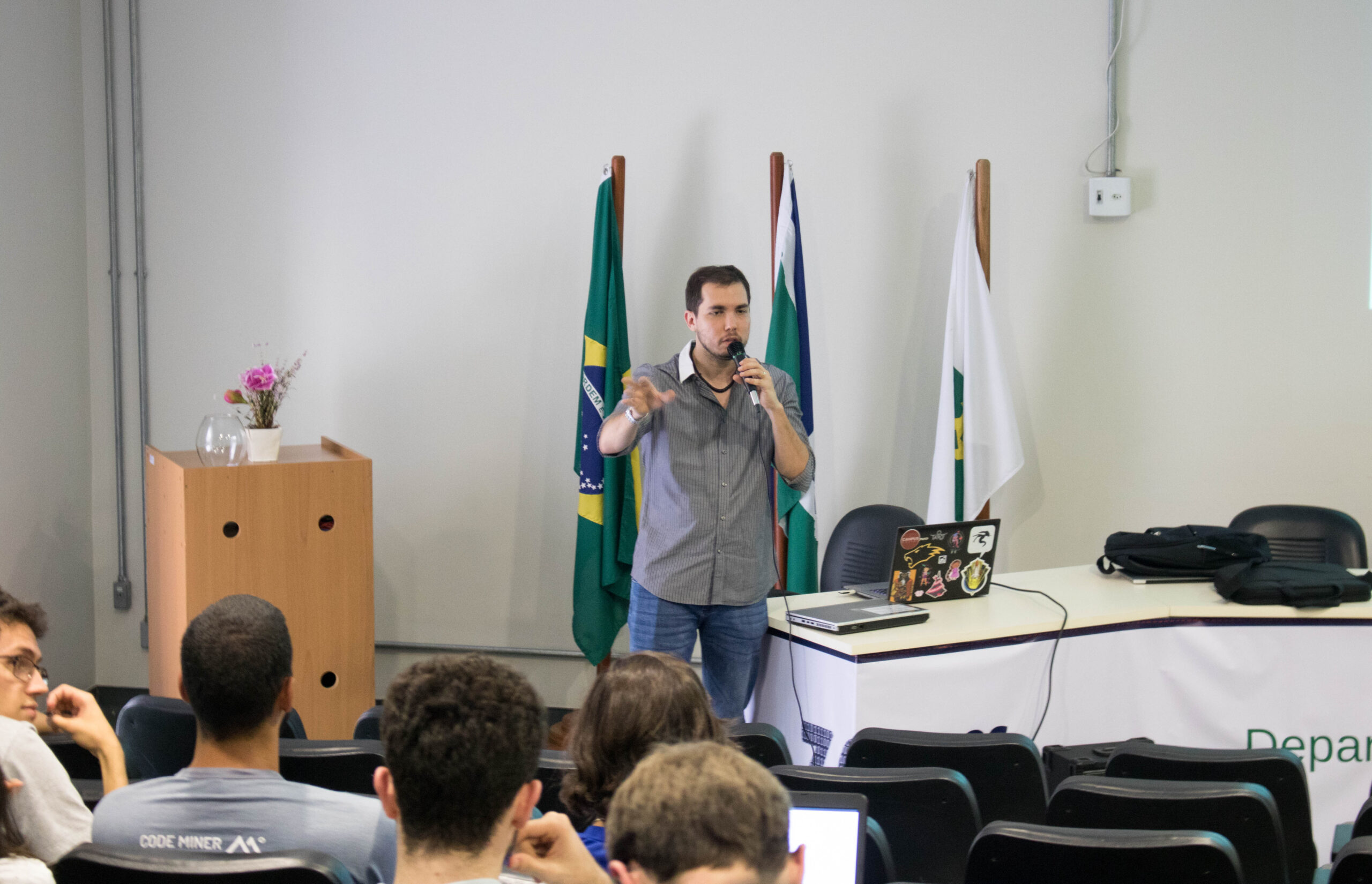 Mirante apresenta palestra sobre Click Applicant na UnB